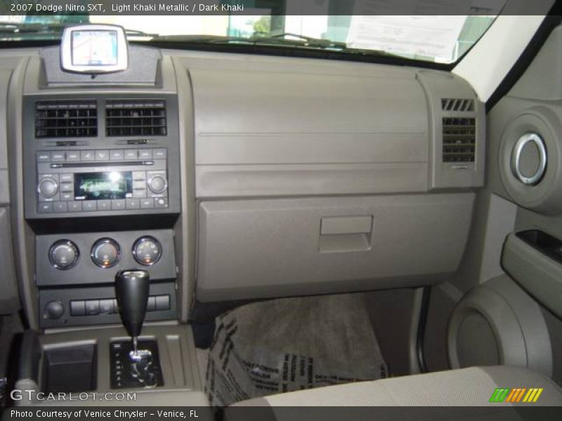 Light Khaki Metallic / Dark Khaki 2007 Dodge Nitro SXT