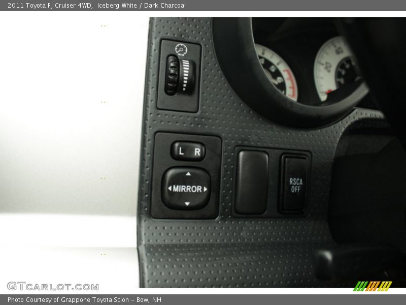 Iceberg White / Dark Charcoal 2011 Toyota FJ Cruiser 4WD
