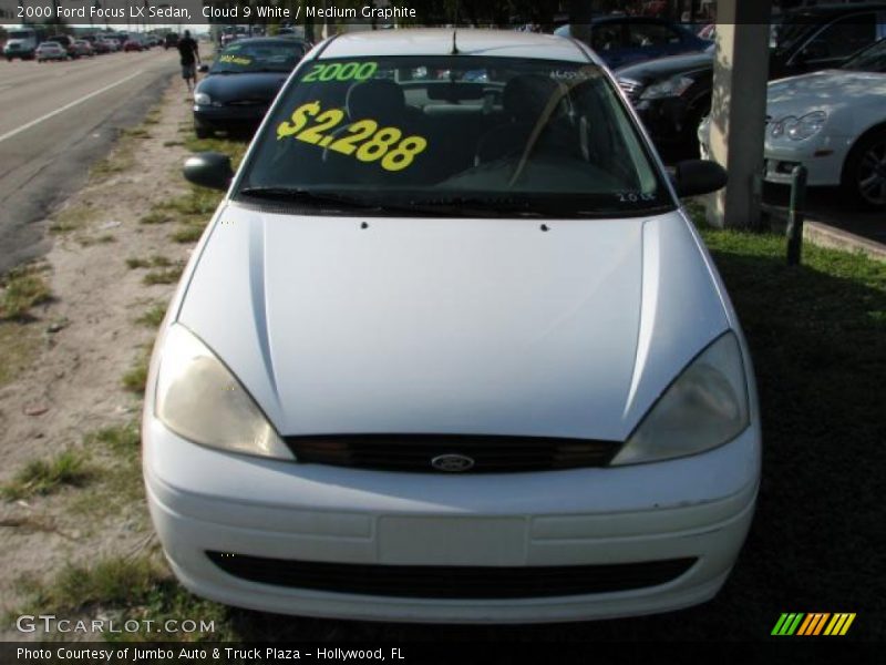 Cloud 9 White / Medium Graphite 2000 Ford Focus LX Sedan