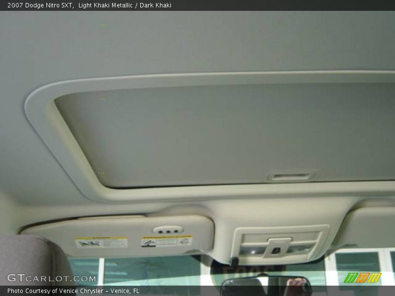 Light Khaki Metallic / Dark Khaki 2007 Dodge Nitro SXT