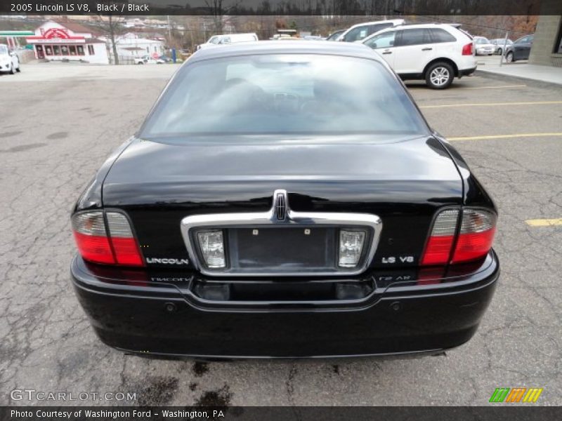 Black / Black 2005 Lincoln LS V8