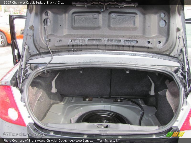 Black / Gray 2005 Chevrolet Cobalt Sedan