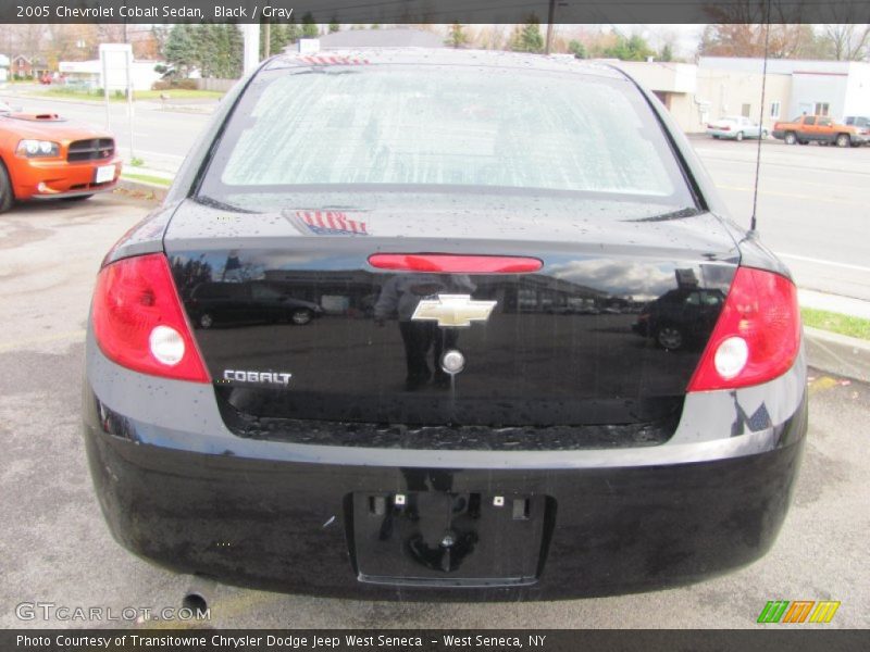 Black / Gray 2005 Chevrolet Cobalt Sedan