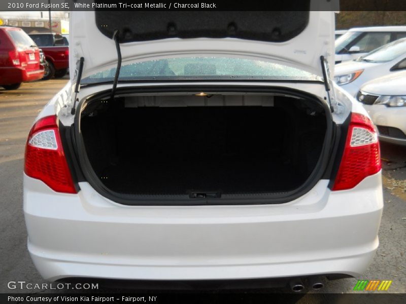 White Platinum Tri-coat Metallic / Charcoal Black 2010 Ford Fusion SE