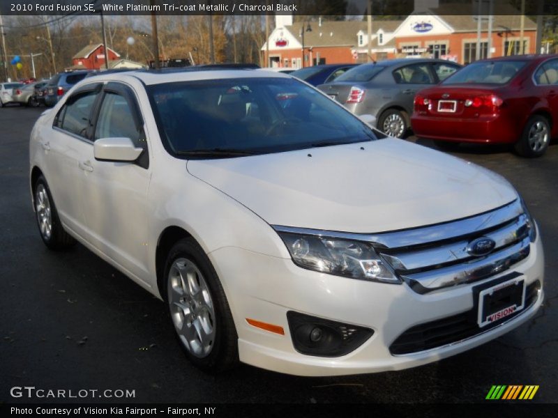 Front 3/4 View of 2010 Fusion SE