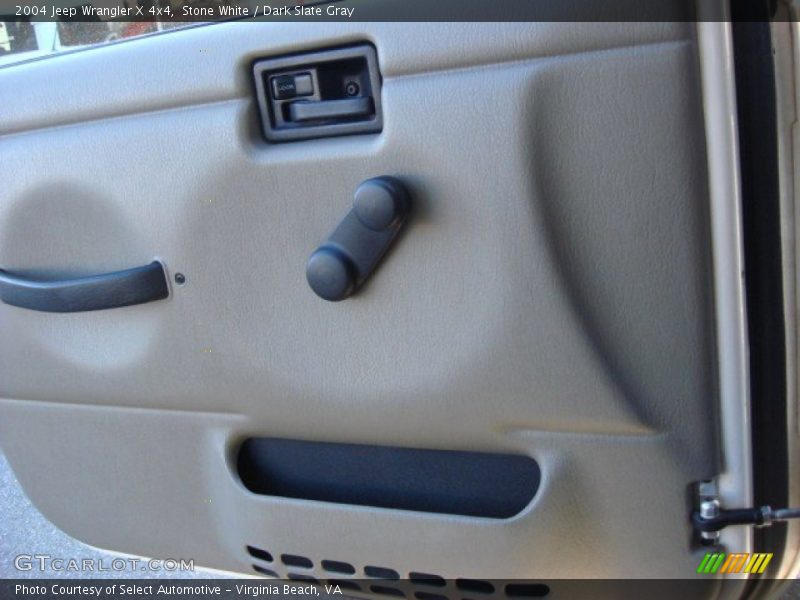 Stone White / Dark Slate Gray 2004 Jeep Wrangler X 4x4