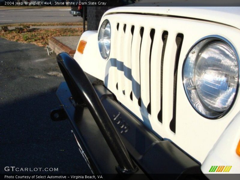 Stone White / Dark Slate Gray 2004 Jeep Wrangler X 4x4