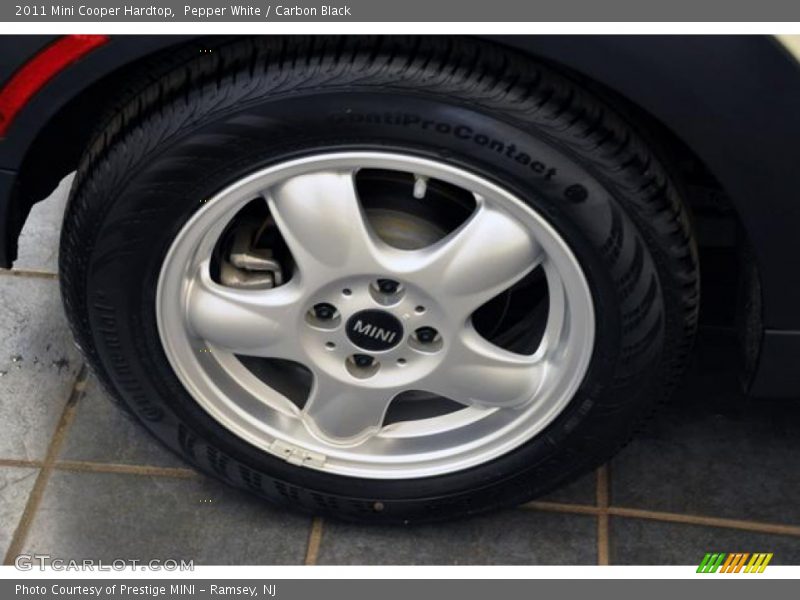 Pepper White / Carbon Black 2011 Mini Cooper Hardtop
