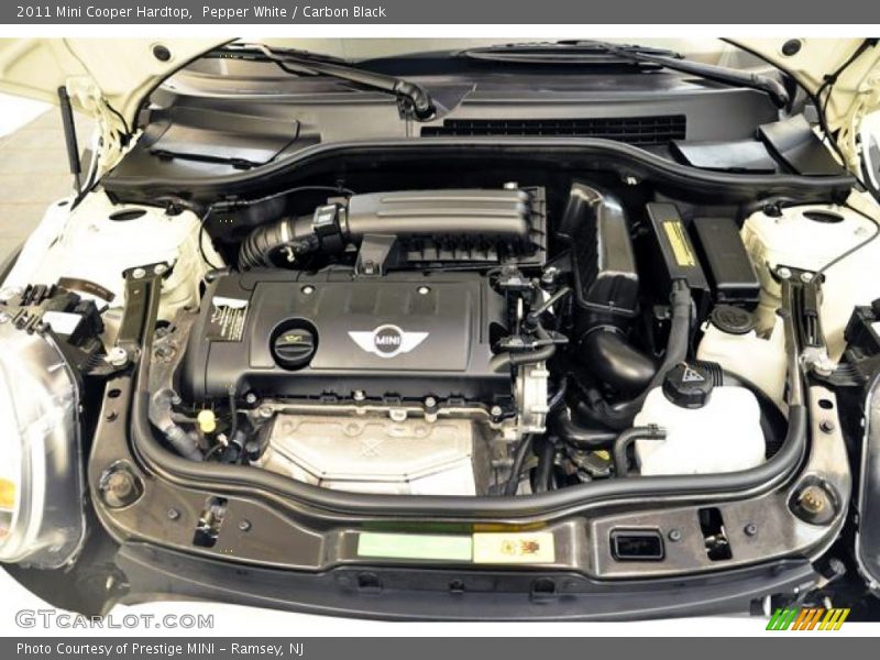Pepper White / Carbon Black 2011 Mini Cooper Hardtop