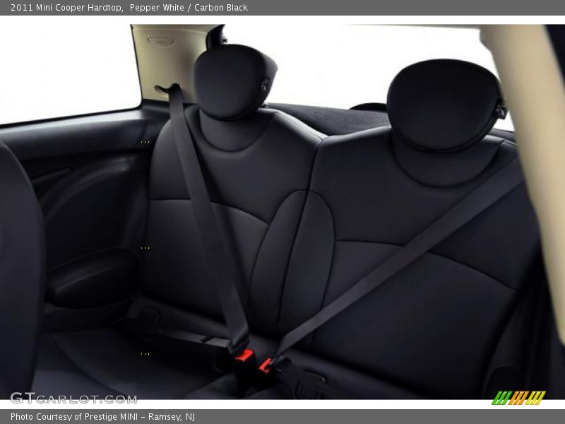 Pepper White / Carbon Black 2011 Mini Cooper Hardtop