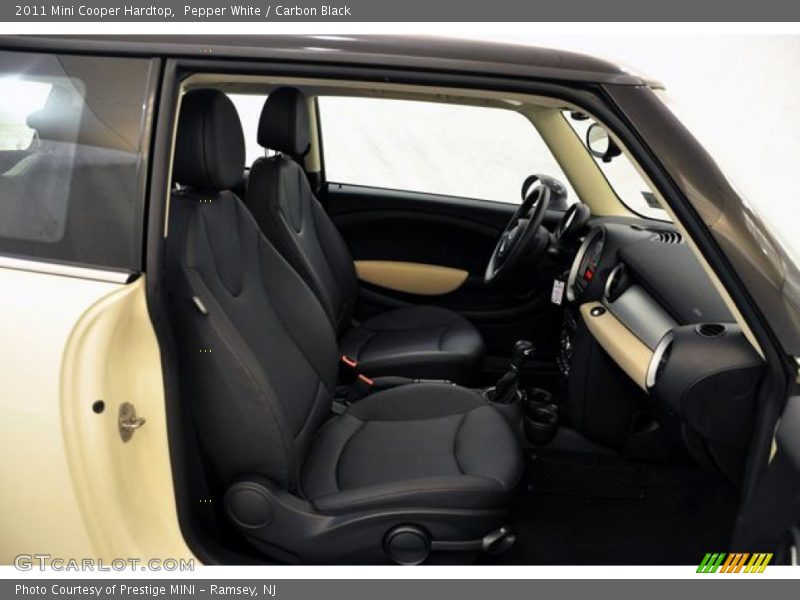Pepper White / Carbon Black 2011 Mini Cooper Hardtop