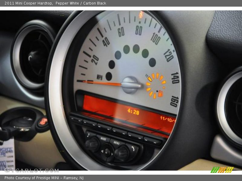 Pepper White / Carbon Black 2011 Mini Cooper Hardtop