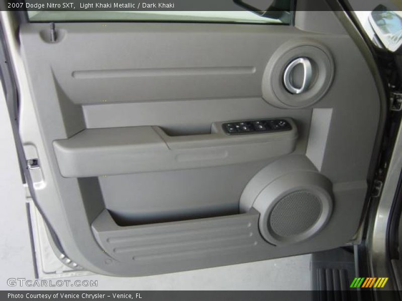 Light Khaki Metallic / Dark Khaki 2007 Dodge Nitro SXT