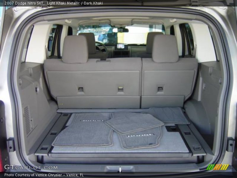 Light Khaki Metallic / Dark Khaki 2007 Dodge Nitro SXT