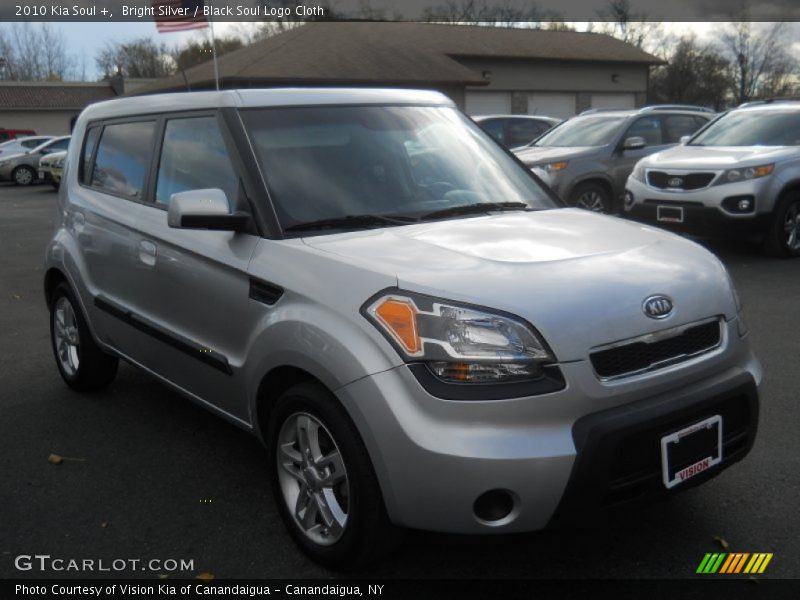 Bright Silver / Black Soul Logo Cloth 2010 Kia Soul +