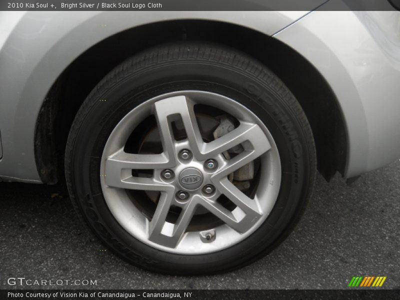Bright Silver / Black Soul Logo Cloth 2010 Kia Soul +