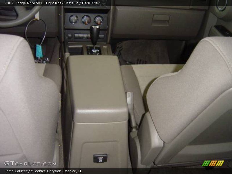Light Khaki Metallic / Dark Khaki 2007 Dodge Nitro SXT