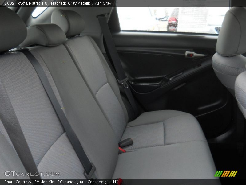 Magnetic Gray Metallic / Ash Gray 2009 Toyota Matrix 1.8