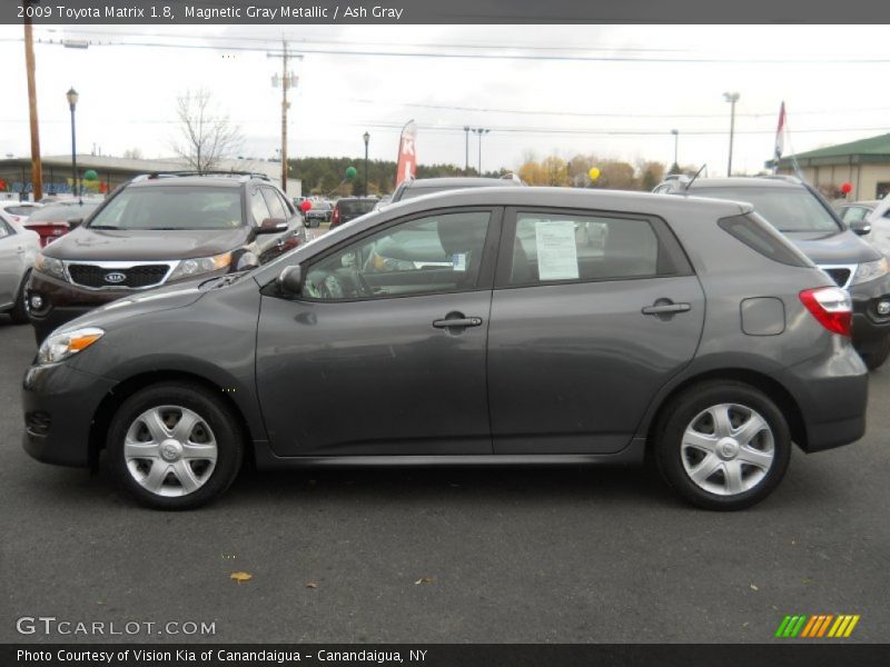 Magnetic Gray Metallic / Ash Gray 2009 Toyota Matrix 1.8