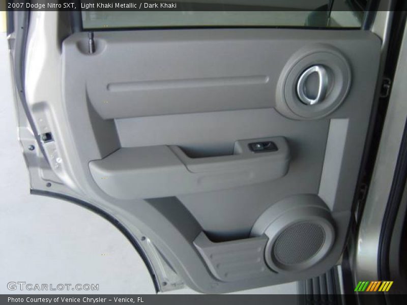 Light Khaki Metallic / Dark Khaki 2007 Dodge Nitro SXT