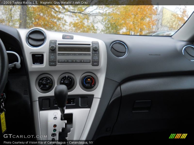 Magnetic Gray Metallic / Ash Gray 2009 Toyota Matrix 1.8