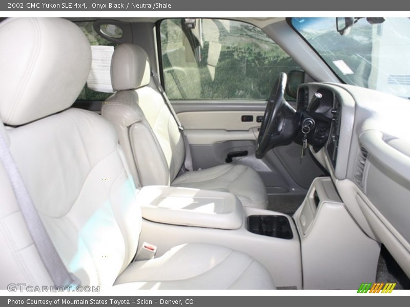 Onyx Black / Neutral/Shale 2002 GMC Yukon SLE 4x4