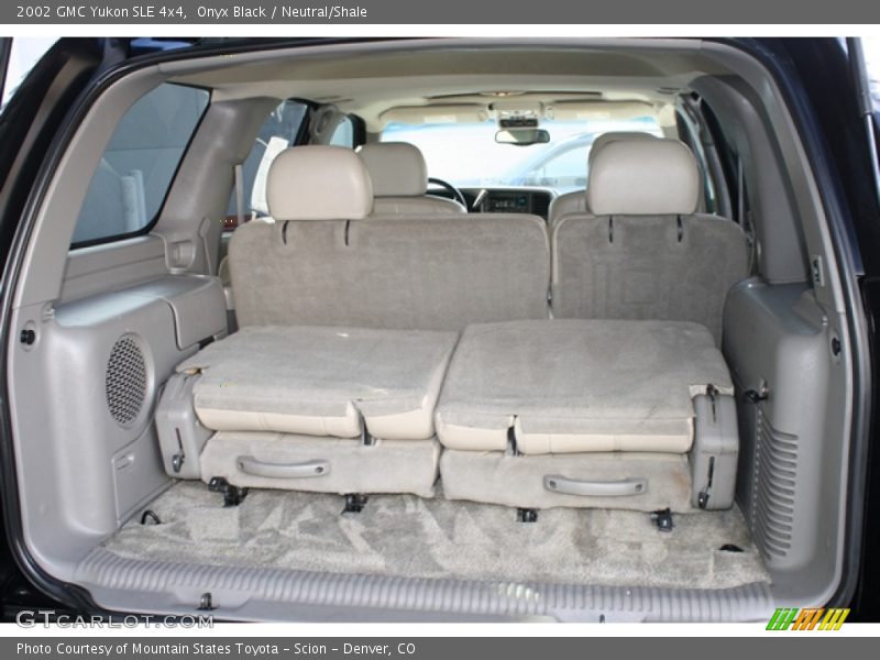  2002 Yukon SLE 4x4 Trunk