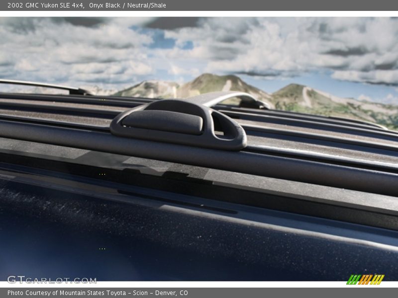 Onyx Black / Neutral/Shale 2002 GMC Yukon SLE 4x4