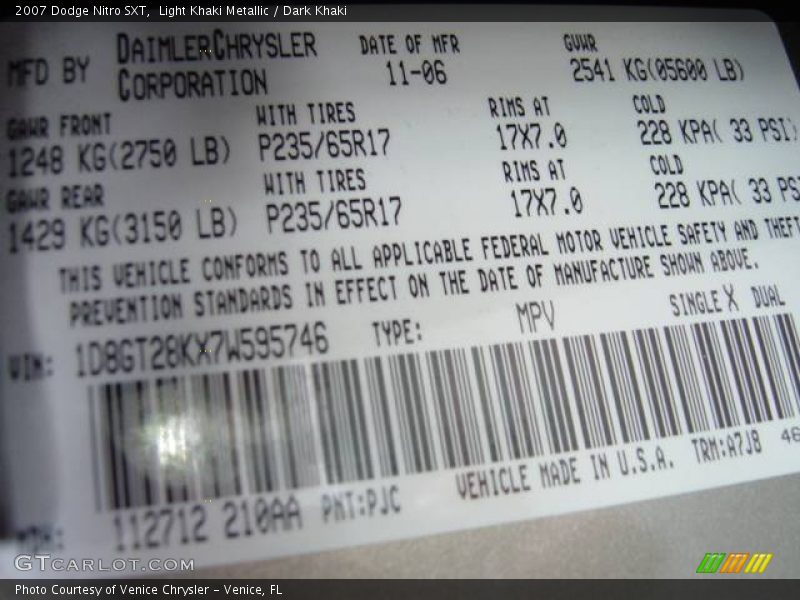 Light Khaki Metallic / Dark Khaki 2007 Dodge Nitro SXT