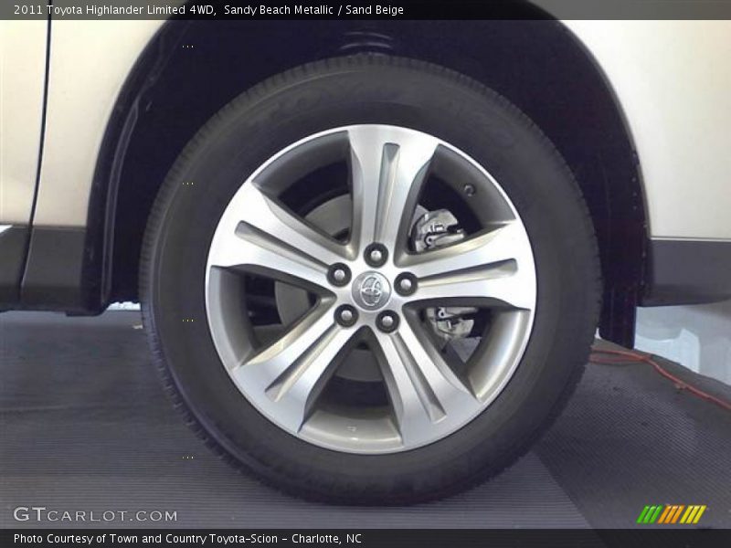 Sandy Beach Metallic / Sand Beige 2011 Toyota Highlander Limited 4WD