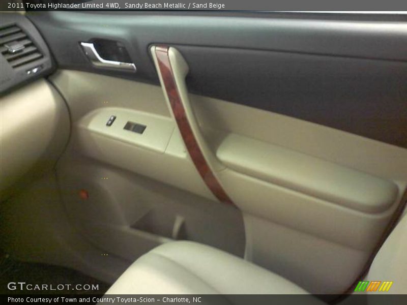 Sandy Beach Metallic / Sand Beige 2011 Toyota Highlander Limited 4WD