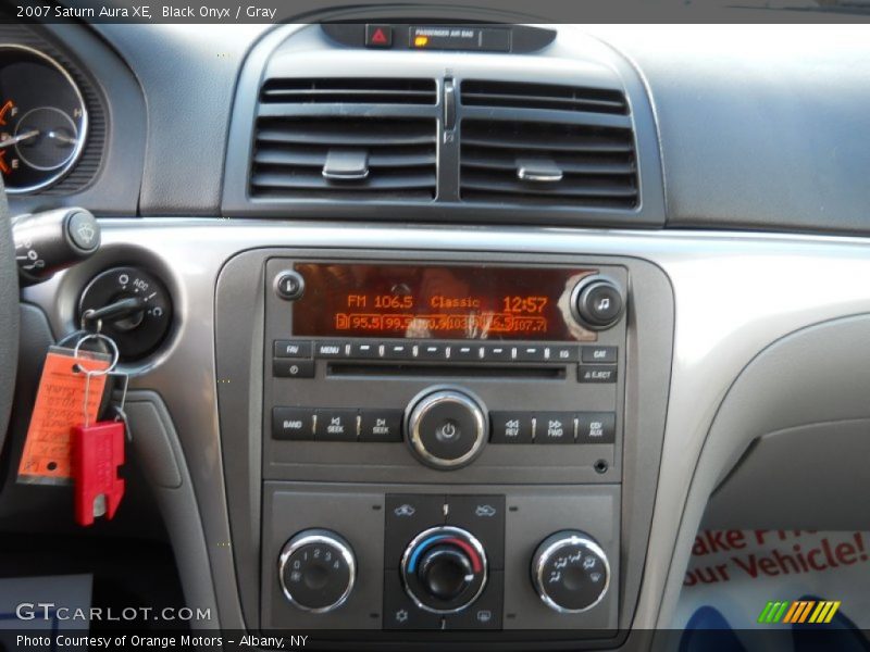 Black Onyx / Gray 2007 Saturn Aura XE