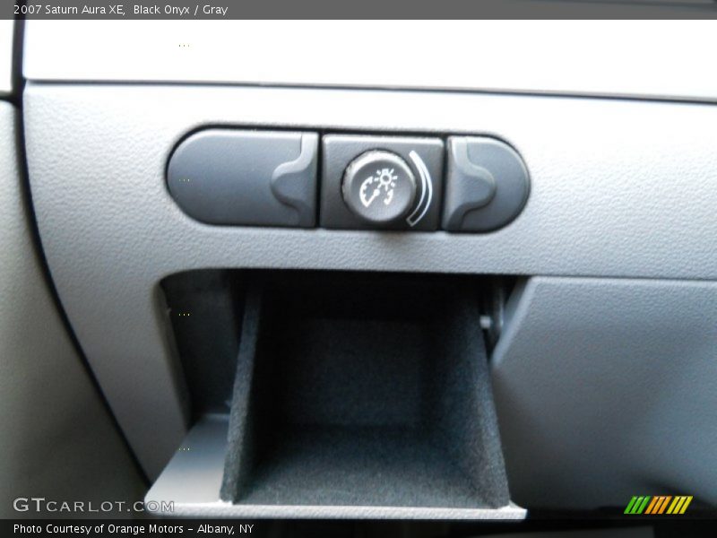 Black Onyx / Gray 2007 Saturn Aura XE
