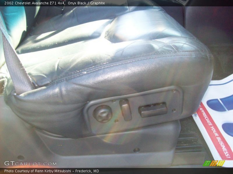 Onyx Black / Graphite 2002 Chevrolet Avalanche Z71 4x4
