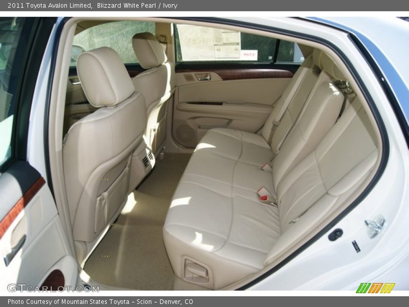 Blizzard White Pearl / Ivory 2011 Toyota Avalon Limited