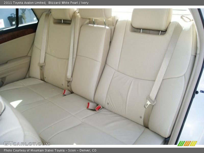 Blizzard White Pearl / Ivory 2011 Toyota Avalon Limited