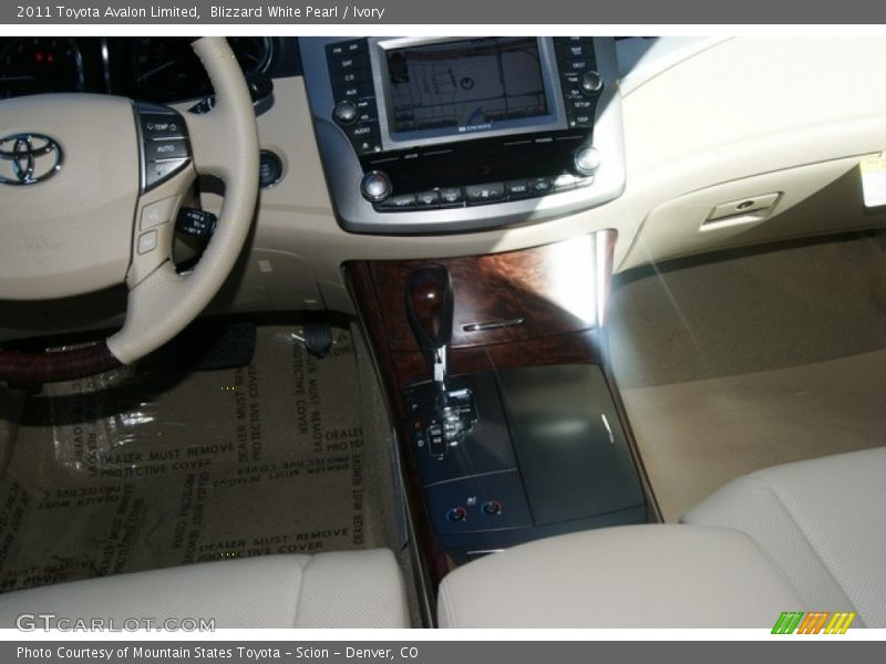 Blizzard White Pearl / Ivory 2011 Toyota Avalon Limited