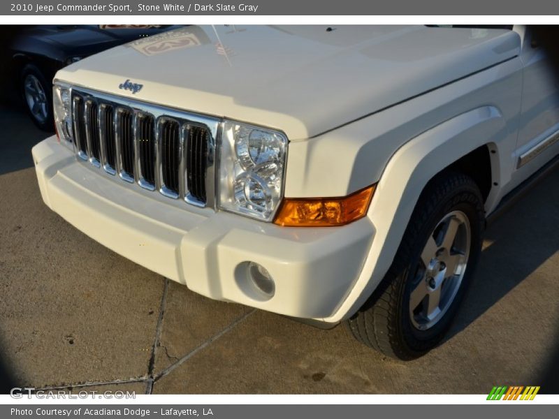 Stone White / Dark Slate Gray 2010 Jeep Commander Sport