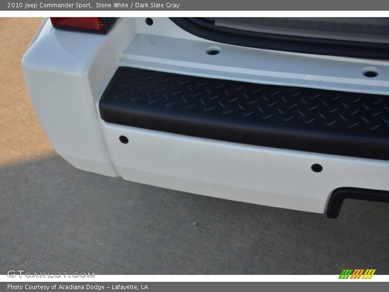 Stone White / Dark Slate Gray 2010 Jeep Commander Sport
