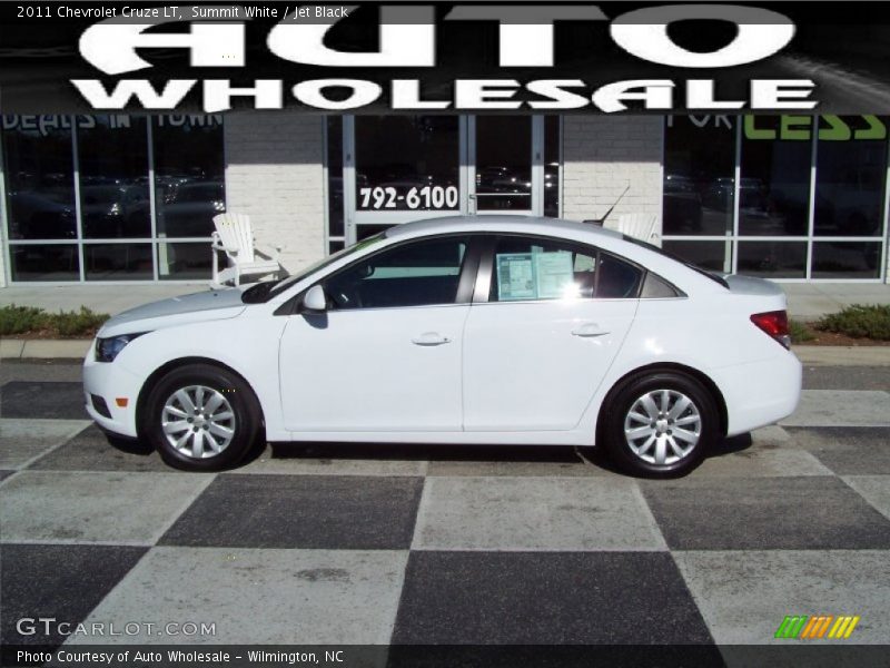 Summit White / Jet Black 2011 Chevrolet Cruze LT