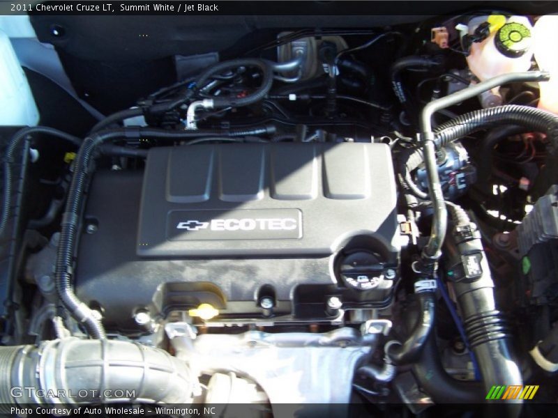 Summit White / Jet Black 2011 Chevrolet Cruze LT