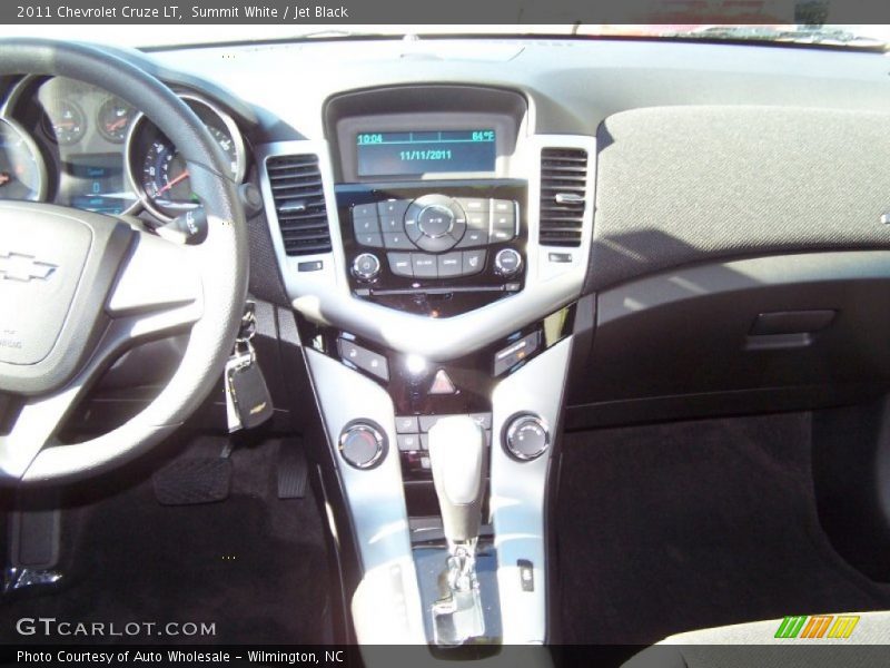 Summit White / Jet Black 2011 Chevrolet Cruze LT