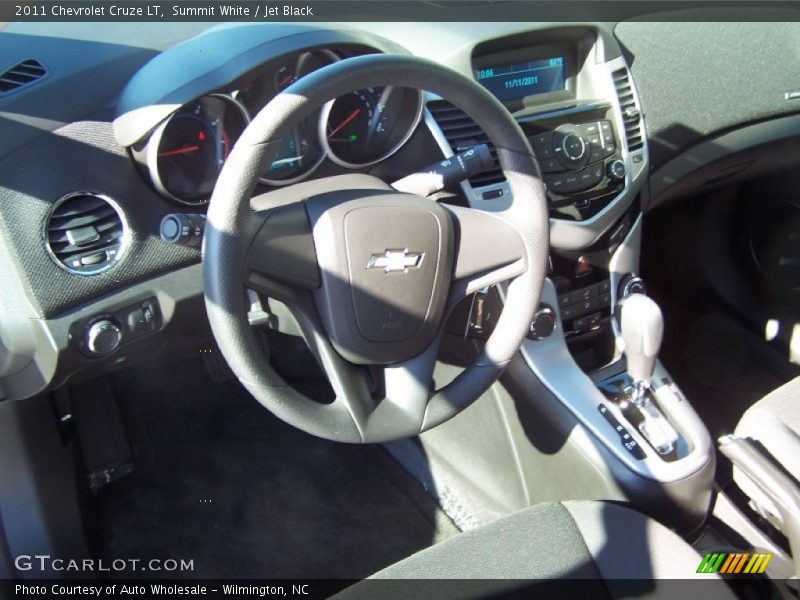 Summit White / Jet Black 2011 Chevrolet Cruze LT