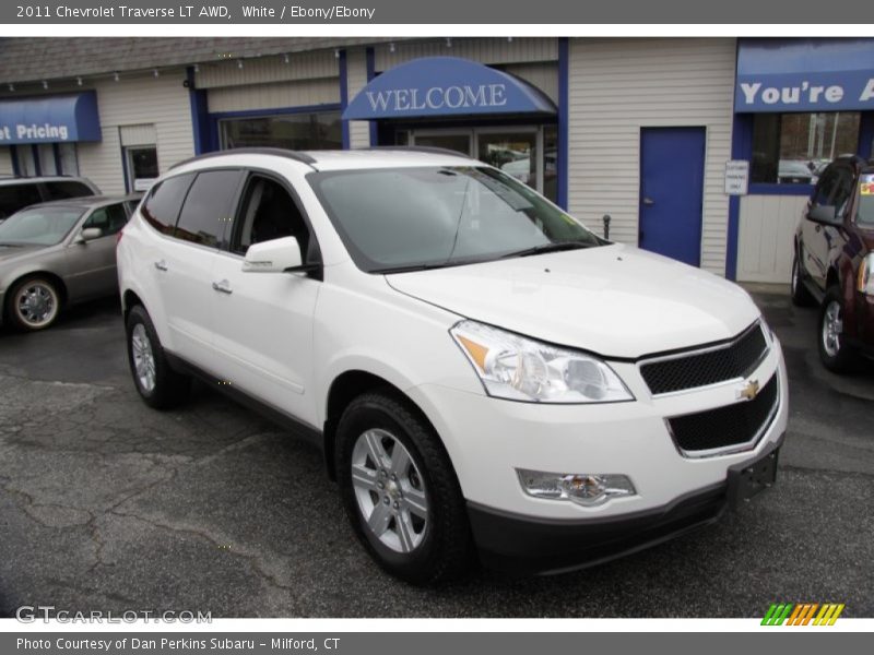 White / Ebony/Ebony 2011 Chevrolet Traverse LT AWD