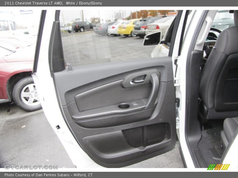 White / Ebony/Ebony 2011 Chevrolet Traverse LT AWD