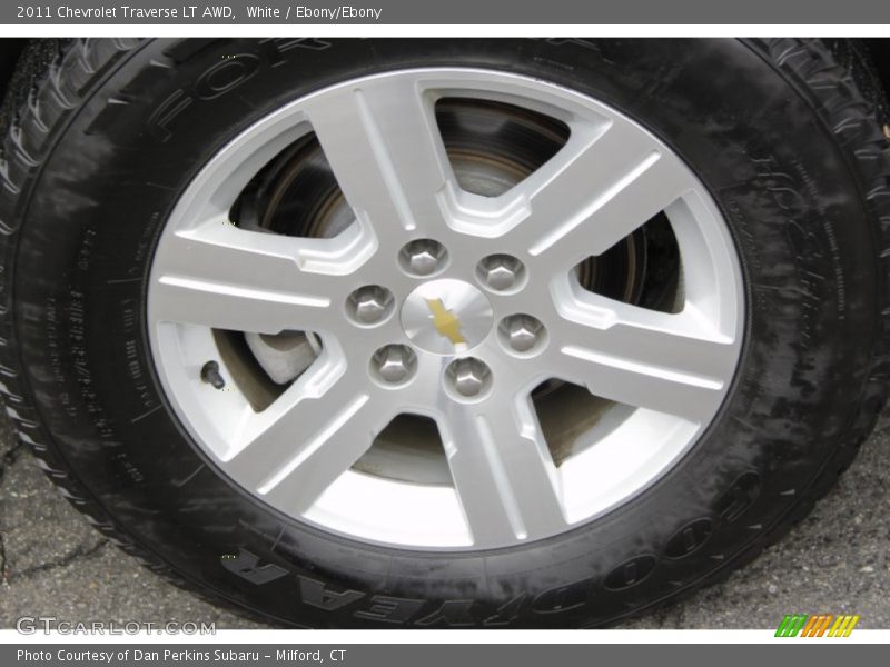 White / Ebony/Ebony 2011 Chevrolet Traverse LT AWD