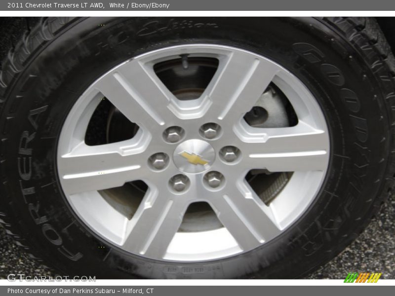 White / Ebony/Ebony 2011 Chevrolet Traverse LT AWD