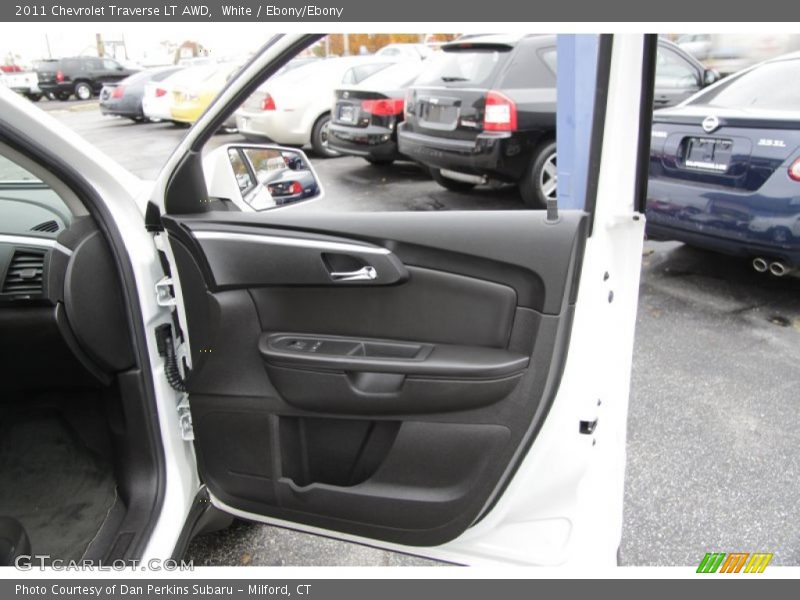 White / Ebony/Ebony 2011 Chevrolet Traverse LT AWD