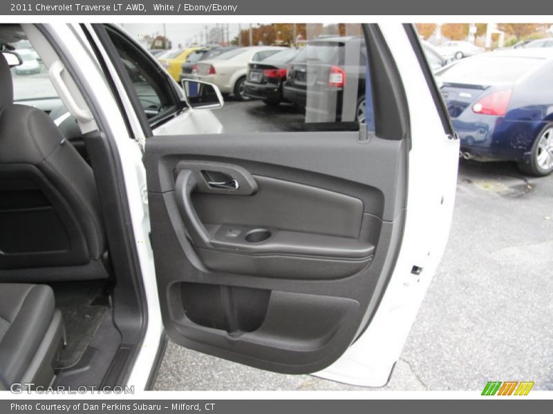 White / Ebony/Ebony 2011 Chevrolet Traverse LT AWD