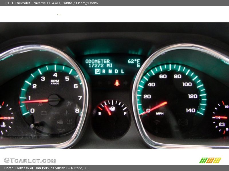 White / Ebony/Ebony 2011 Chevrolet Traverse LT AWD